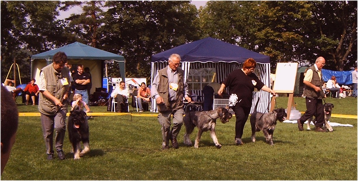 li. Gero, Gerry, Gloris und Papa Atlas